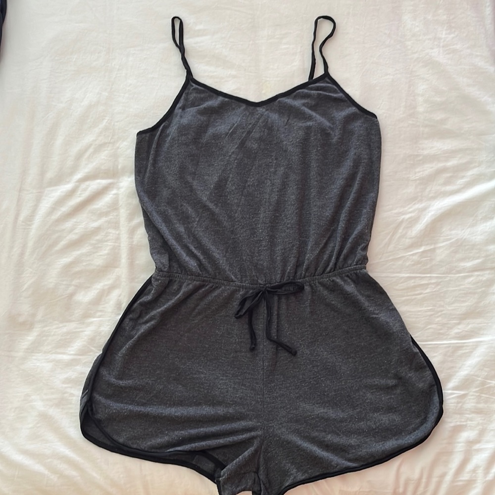 MOSSIMO SUPPLY CO grey romper